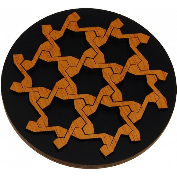7 Sterne mechanical puzzle by Jean Claude, featuring a beautifully crafted interlocking geometric design in natural wood tones against a black background. Ideal for enhancing problem-solving skills and providing hours of entertainment.