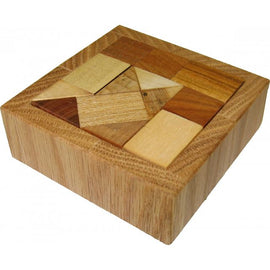 VINCO Square AC2 Mechanical Puzzle featuring a wooden box with a geometric design on top, showcasing various shades of wood including light and dark tones arranged in an intricate pattern. This puzzle challenges users to rearrange the pieces to fit perfectly into the box. Ideal for both adults and children, enhancing cognitive skills and problem-solving abilities.