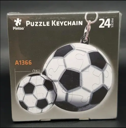 P-Key A1366 Soccer Ball jigsaw puzzle by Pintoo, featuring a keychain design. The box displays a completed soccer ball puzzle alongside a smaller version, consisting of 24 interlocking pieces. Ideal for puzzle enthusiasts and soccer fans alike.