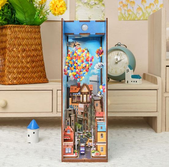 Travel with the Wind DIY Book Nook