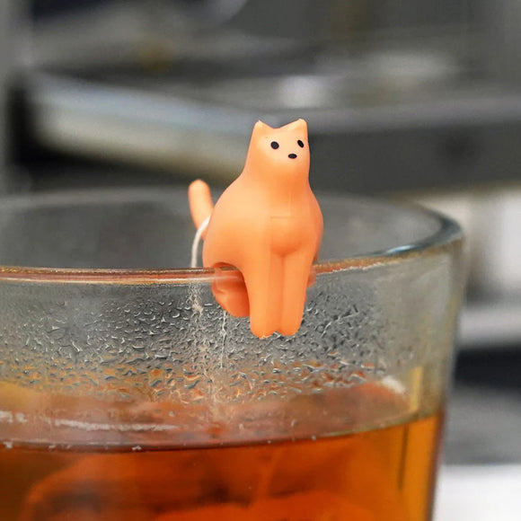 Cat tea bag holder in use