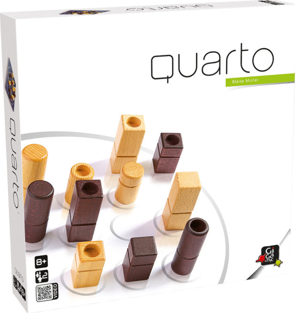 Quarto game by Gigamic presented in its box. The game includes wooden pieces in various shapes and colors, arranged on a circular board. Ideal for strategic thinking, this game challenges players to connect four pieces based on shared attributes.