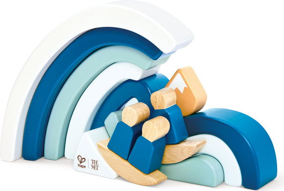 arc-shaped stacked wooden pieces