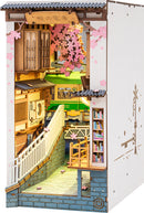 Stories in Books; Sakura Tram