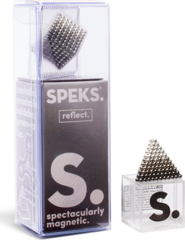 SPEKS Reflect Gradient: a triangular magnetic puzzle featuring small silver and black spheres, displayed in a clear packaging showcasing its sleek design. Ideal for adults seeking stress relief and creative fun.