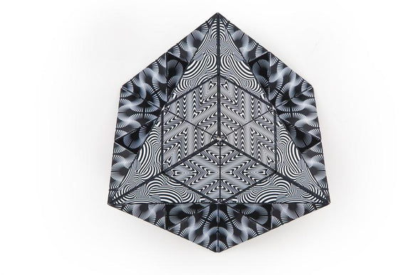 The Shashibo Black & White is a stunning mechanical puzzle featuring an intricate design with black and white patterns. Shaped like a polyhedron, this puzzle offers tactile challenges as it can transform into multiple shapes, encouraging creativity and problem-solving skills.
