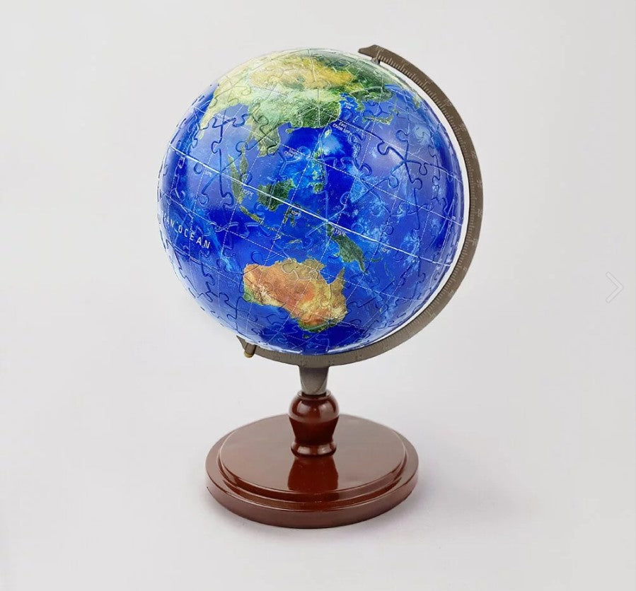 Resplendent Earth - 9“ Jigsaw Puzzle Globe