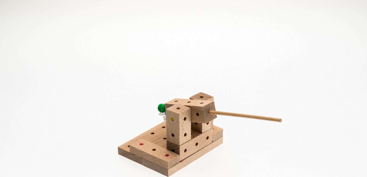 Catapults Explorer 56 Pcs DIY Kit by Matador | EurekaPuzzles