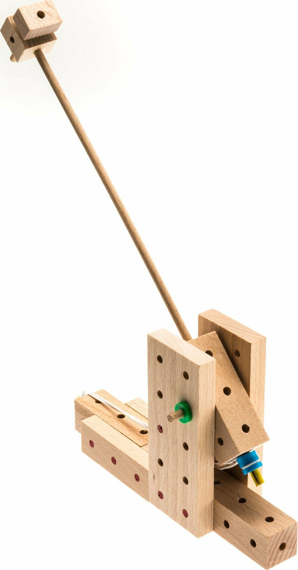 Catapults Explorer DIY kit with 56 pieces by Matador, featuring wooden components and mechanisms for creating a functional catapult. Ideal for hands-on learning and creativity.