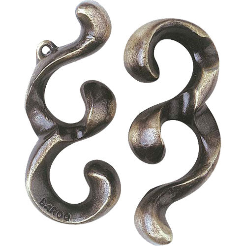 The Cast Baroq puzzle by Hanayama features an intricate design of intertwined bronze-like metal pieces, each showcasing elegant curves and a polished finish. This mechanical puzzle is both visually appealing and mentally stimulating, challenging users to separate the pieces and then reassemble them. Ideal for puzzle enthusiasts seeking a unique challenge.